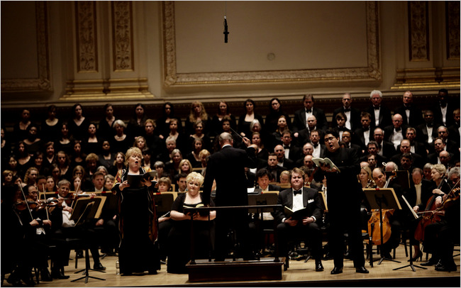 Photo of Christine Brewer, Stephanie Blythe, Raphael Frühbeck de Burgos, Anthony Dean Griffey, Shenyang the BSO and the Tanglewood Festival chorus during a BSO performance of Mendelssohn's Elias at Carnegie Hall